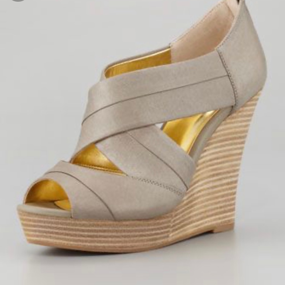 Seychelles risky business wedges NWT